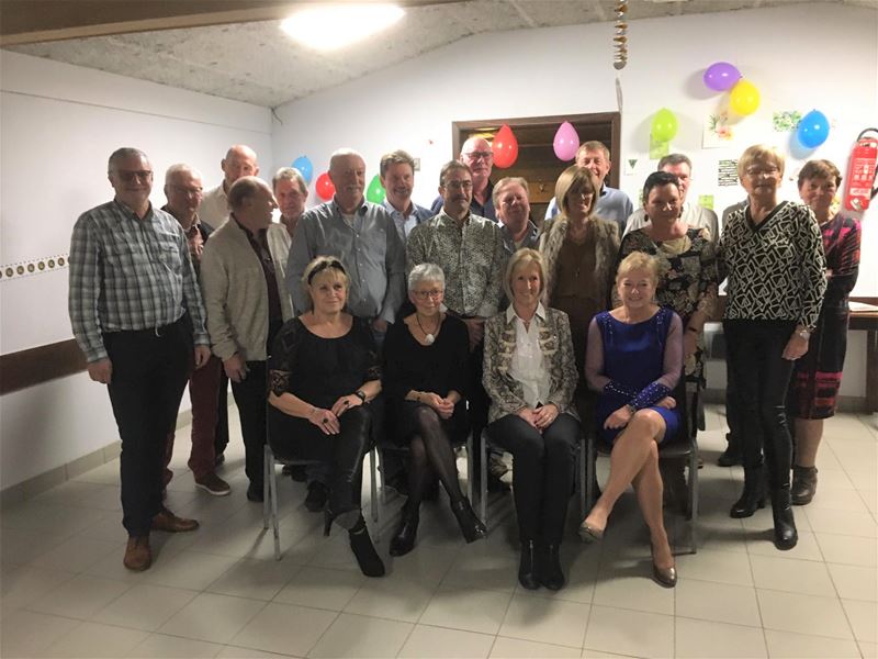 65-jarigen van Heusden-Centrum aan het feest