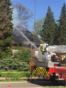 Brand vernielt dak van woning in Koolmijnlaan