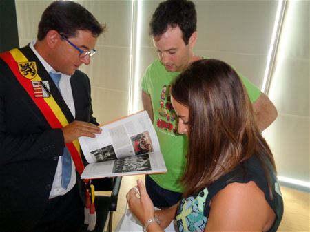 Catalaanse reuzengilde ontvangen in gemeentehuis