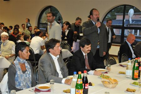 Gouverneur en minister Lieten op Iftar-feest