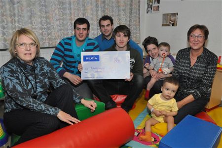Jongeren geven 800 euro aan pediatrie