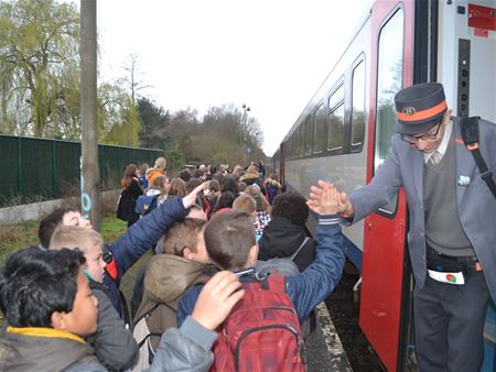 Leerlingen van Viversel op trein naar Antwerpen