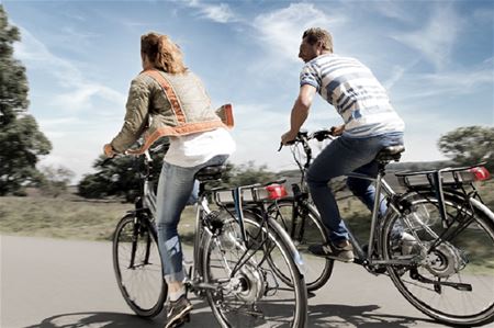 Provinciale campagne rond elektrische fietsen