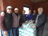 Sultan Ahmet moskee schenkt pallet offervlees