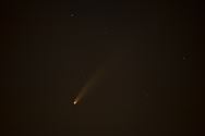 Komeet Neowise 's nachts te bewonderen
