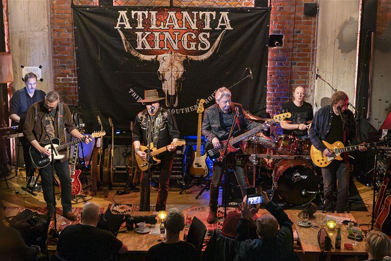 Atlanta Kings laten de gitaren loeien