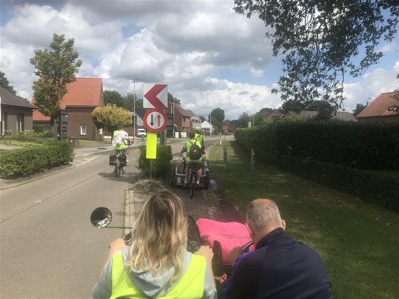 Bewoners van 't Weyerke op fietstocht