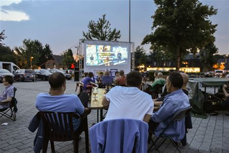 Bier en cinema in openlucht
