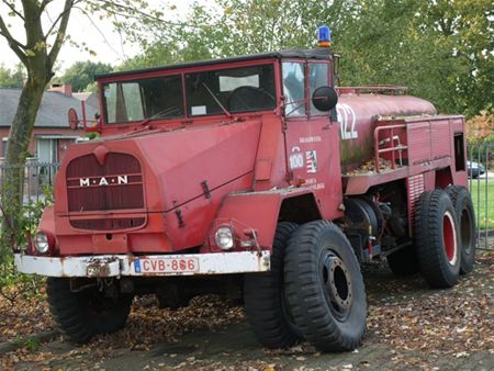 Brandweerauto van 53 jaar oud is verkocht