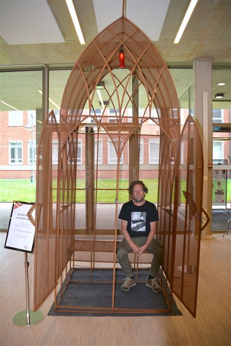 De biechtstoel komt naar de Kopse Kunstkapel