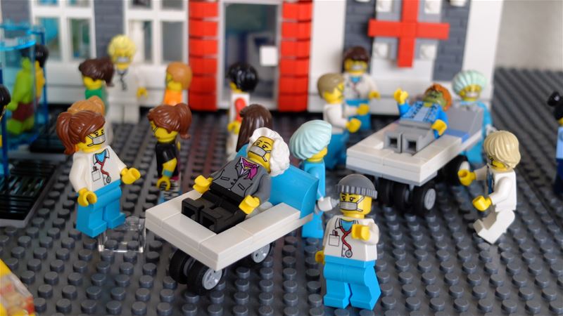 De strijd tegen corona in Lego