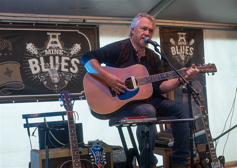Double U Pete brengt proloog voor Mine Blues