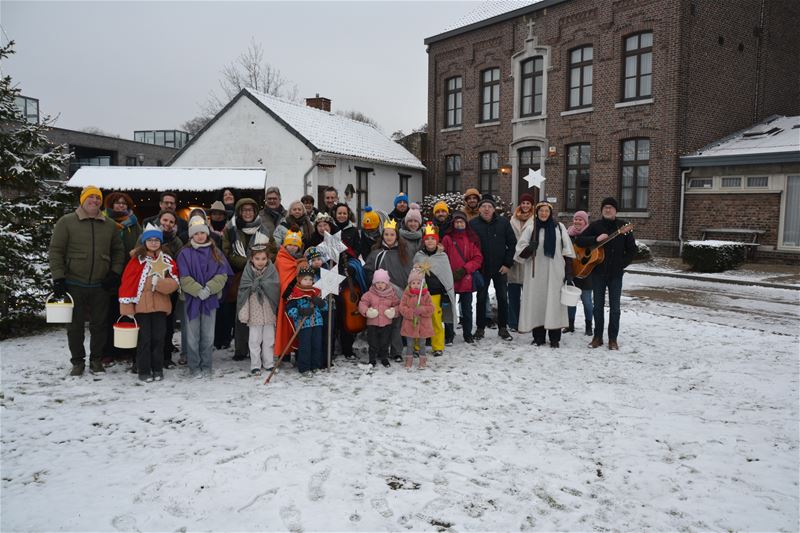 Driekoningen trotseren de koude in Viversel