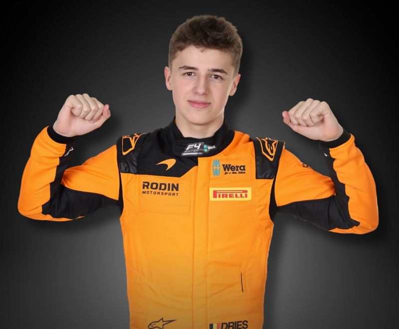 Dries Van Langendonck wint eerste race in GB