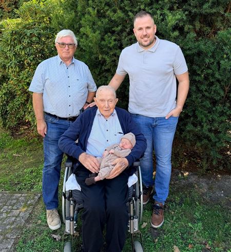 Familie Leeten trots op derde viergeslacht