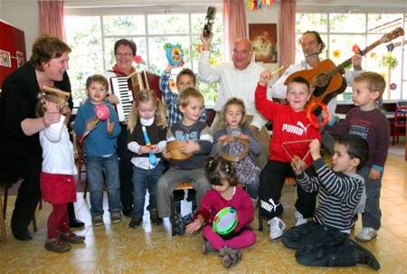 Familie Veltjen brengt muziek in de klas