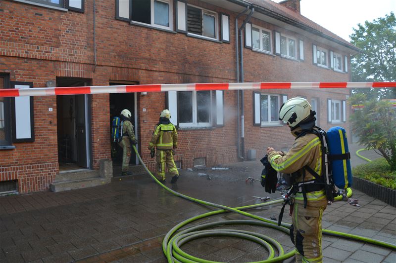 Felle brand maakt huis onbewoonbaar Onder De Poort