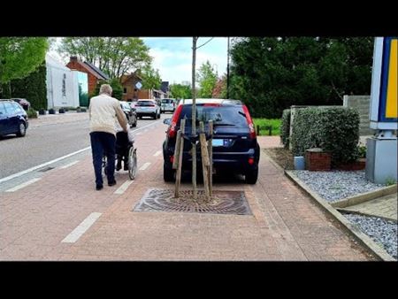 Fietsersbond: Stop met stoepparkeren in Brugstraat