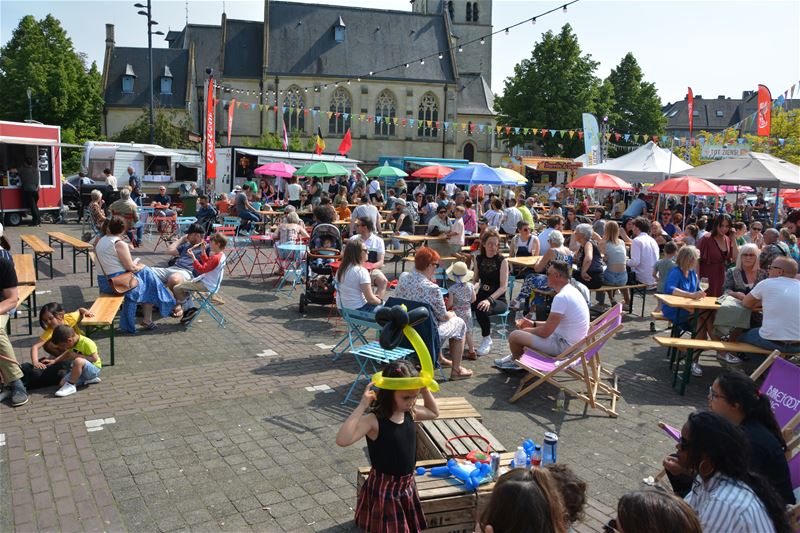 Foodtruckfestival baadt in zomerse sfeer