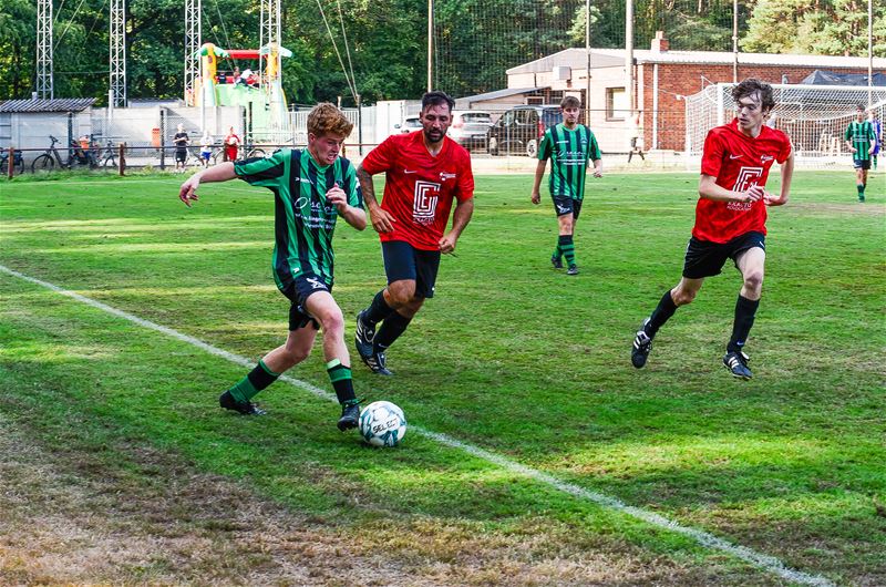 Geblesseerde speler domper op voetbalontmoeting