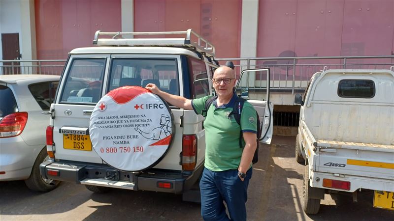 Geert Oeyen geeft RK-opleiding in Tanzania