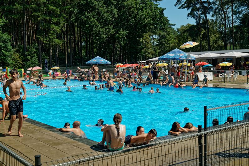 Hitte brengt zeer veel bezoekers naar het zwembad