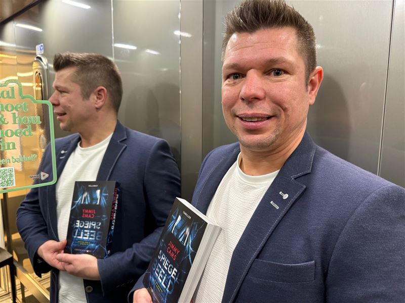 Jimmy Cams stelde 'Spiegelbeeld' voor in de bib