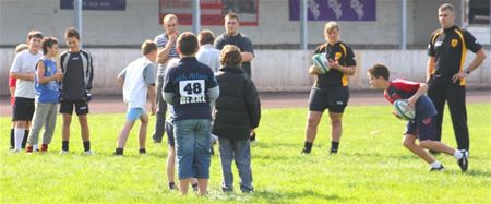 Jongeren maken kennis met rugby
