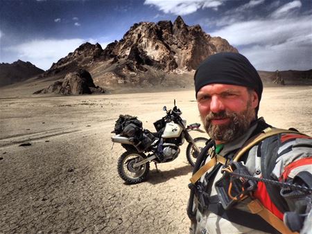 Joris Ooms reed met de motor naar Kirgizië
