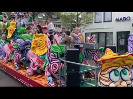 Kinderen genieten van hun eigen carnaval