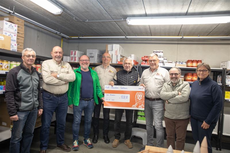 KWB Heusden schenkt € 1.000 aan Sint.-Vincentius