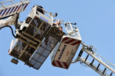 Ladderwagen houdt bezoekers in de lucht