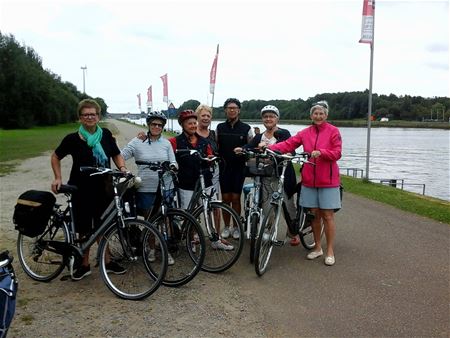Ladies van '48 fietsten naar Borlo