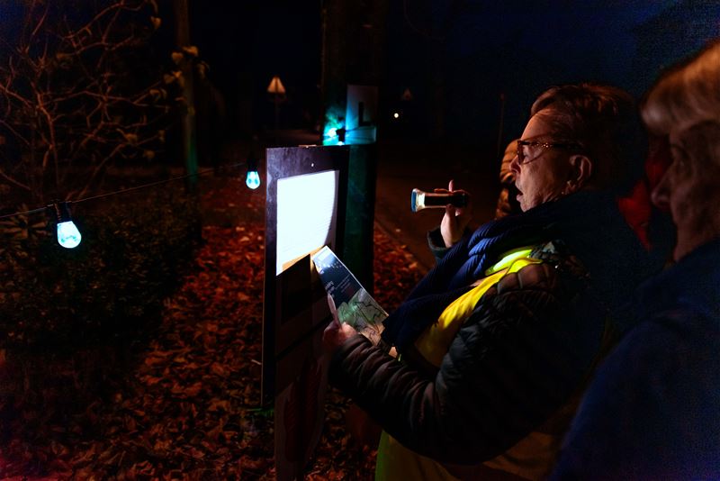 Lichtjeswandeling voor Warmste Week op koude avond