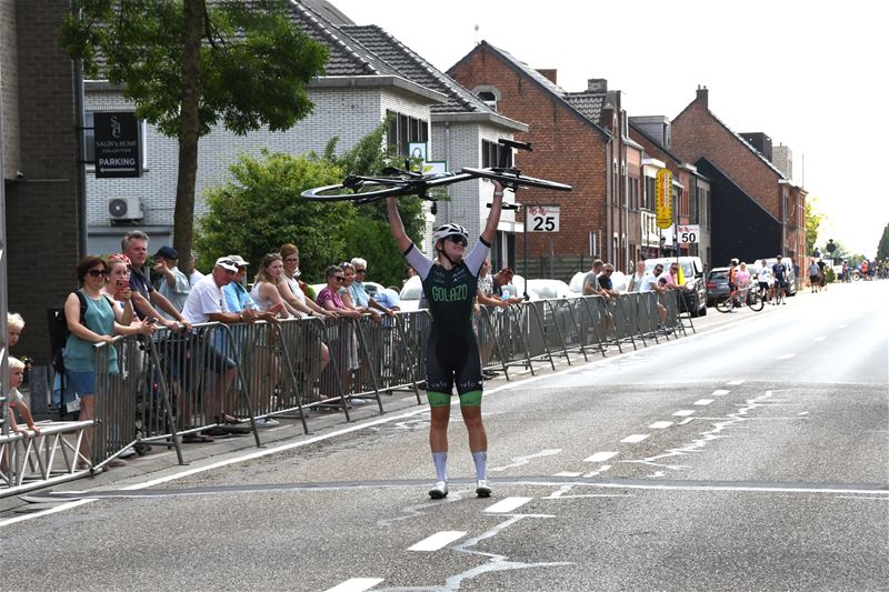 Lien Schampaert en Jana Gevers triomferen