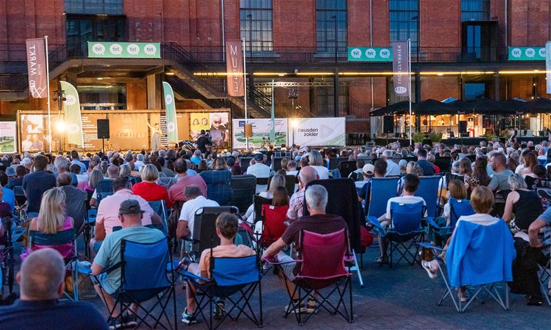 Marktplein loopt bijna vol voor comedy