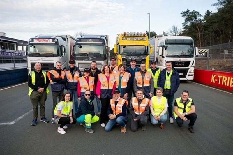 Met de vrachtwagen op het Circuit voor KOTK