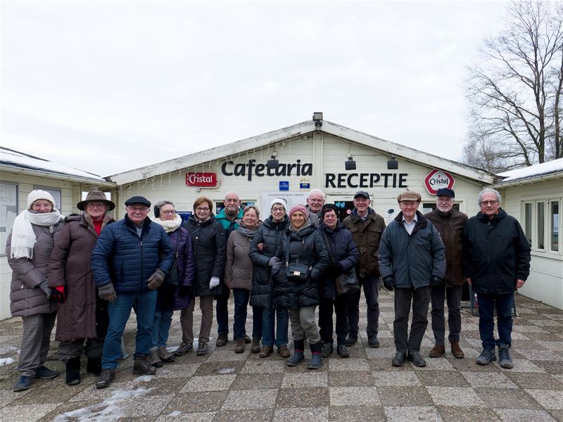 Neos op wandel door een winters Kelchterhoef