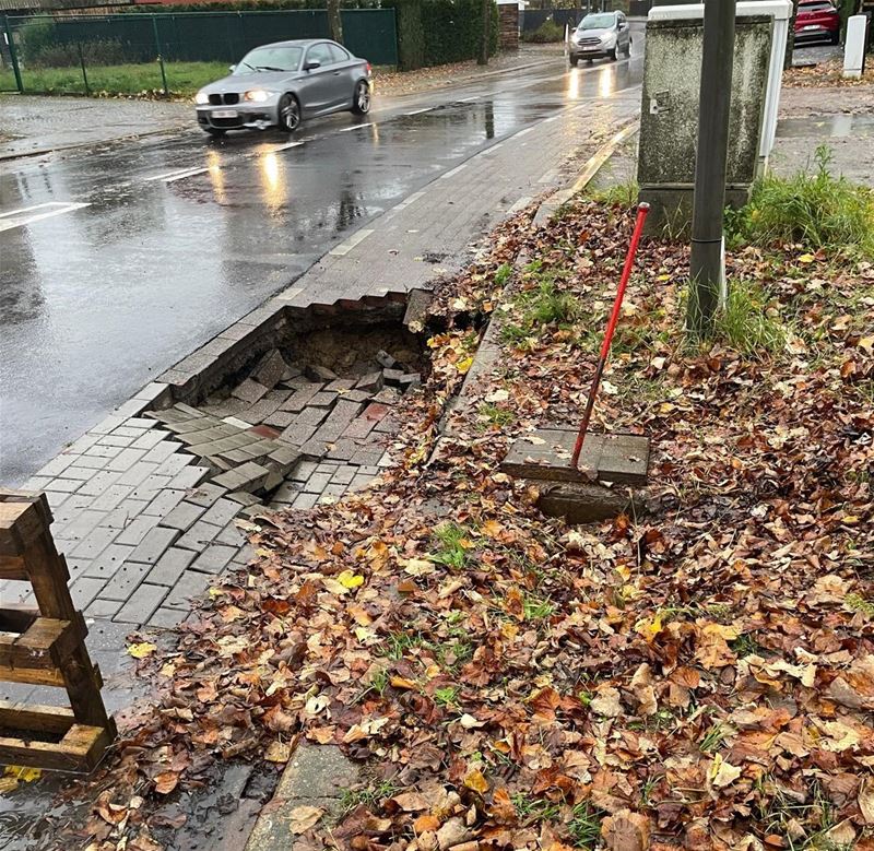 Ringlaan afgesloten door verzakking