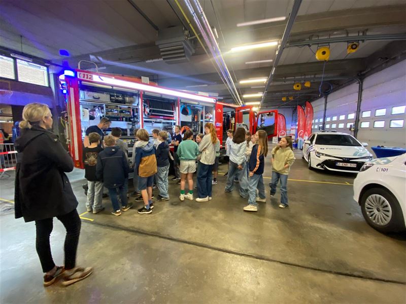 Scholen op bezoek in de brandweerkazerne