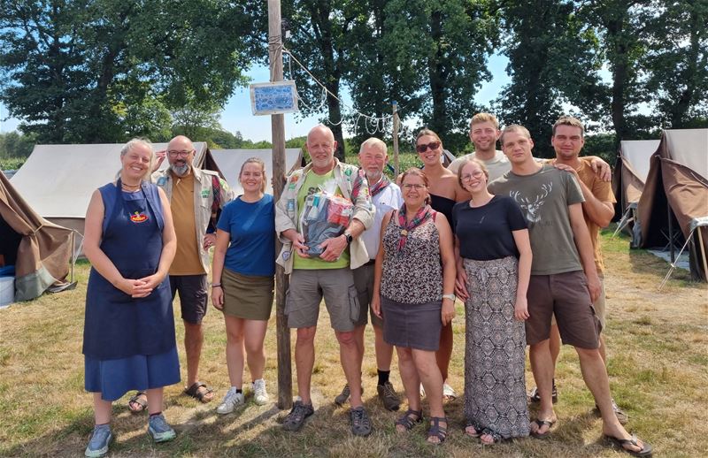 Scouts huldigen jubilerende cookie Rudi