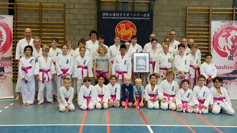 Shoshin Dojo strijdt symbolisch tegen borstkanker