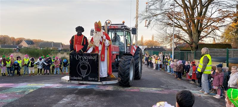 Sint kwam met de tractor naar De Springplank