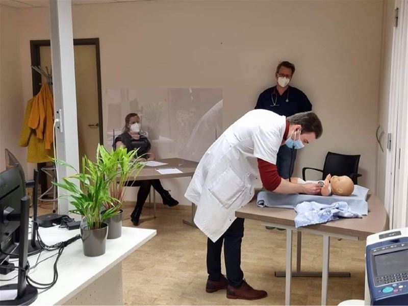 Studenten oefenen loodzware proef in ziekenhuis