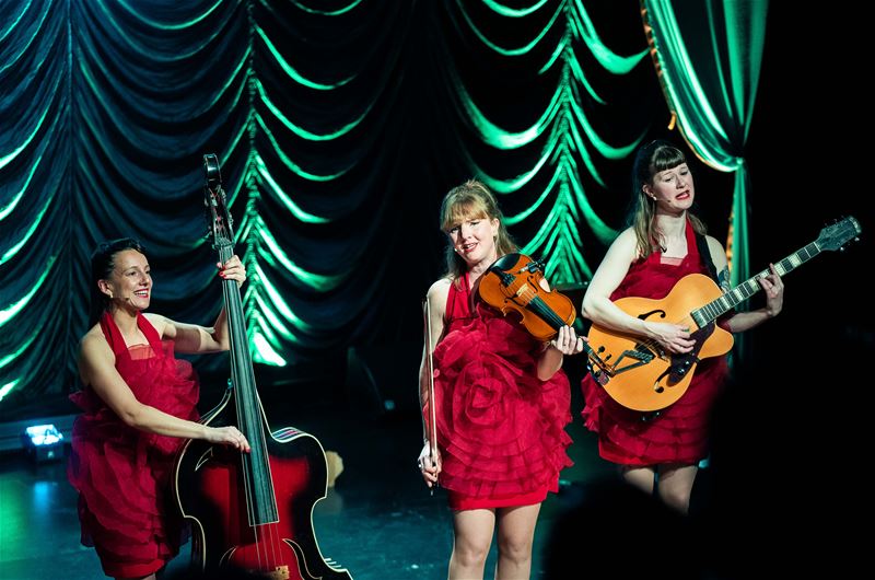 The Bonnie Blues: zang, muziek en humor