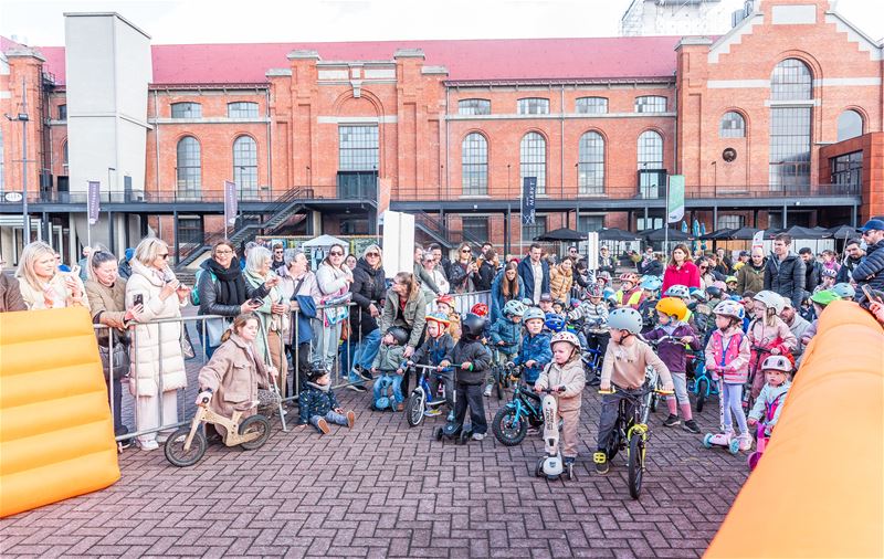 Toekomstige fietskampioenen openen toerismeseizoen
