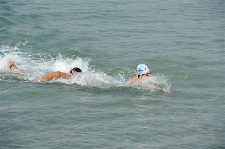 Tuur Lemmens wint Spaanse zwemwedstrijd
