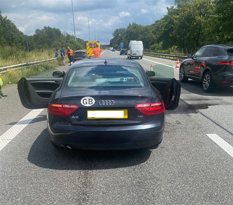 Twee gewonden bij kop-staart botsing