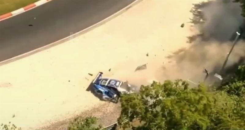 Vanthoor out op Nürburgring na zware crash