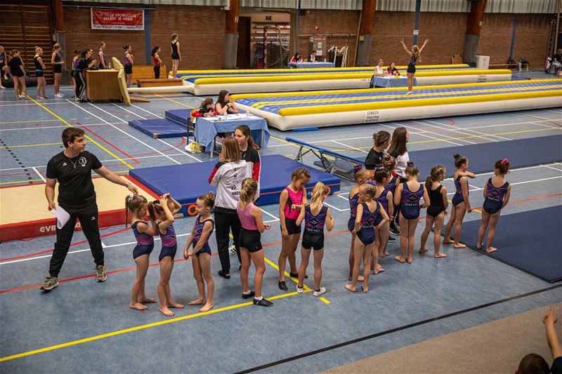 Veel gymnasten en supporters bij MeV